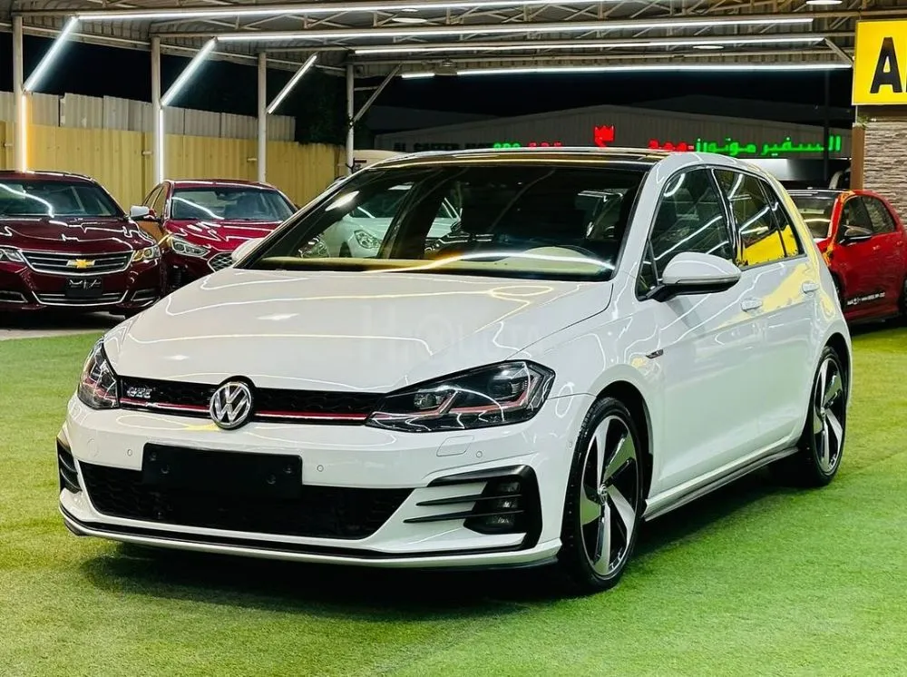 Golf GTI, model 2018, in agency condition, without accidents, without faults, first owner from the agency for sale on HiQuota
