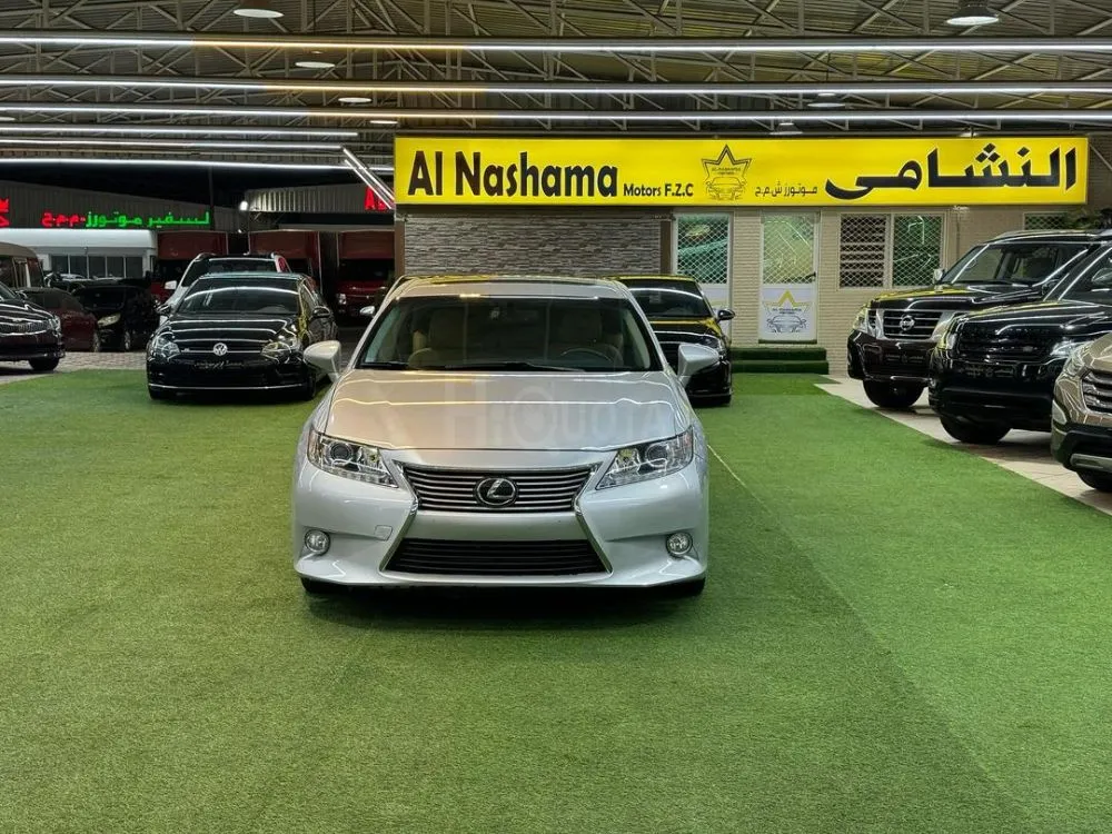 Lexus ES350, 2013 model, American specifications, in excellent condition for sale on HiQuota