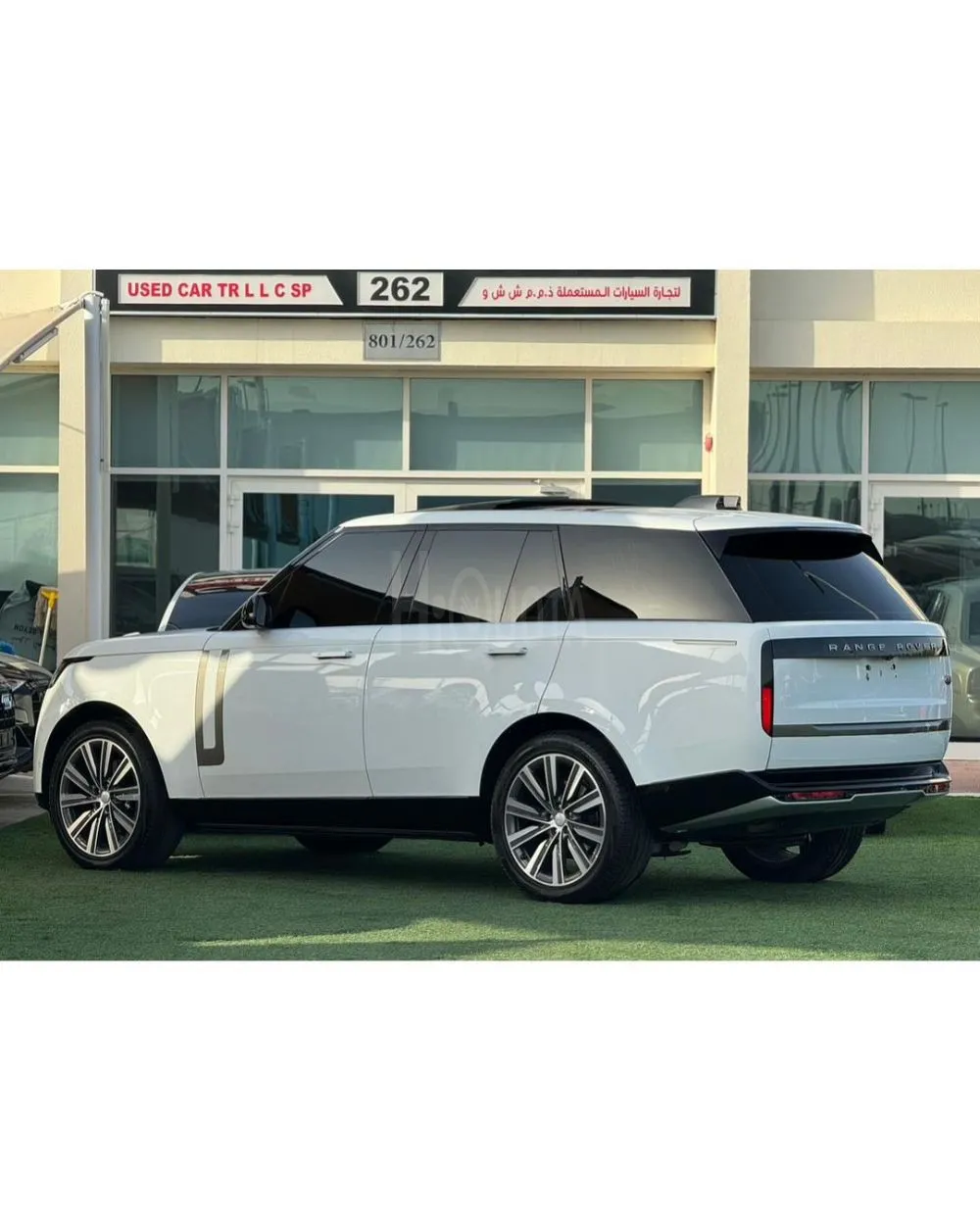 RANGE ROVER VOGUE P400 GCC 2023 Service history (under warranty) Full option Original paint zero accidents Al Tayer ( warranty and free service ) for sale on HiQuota