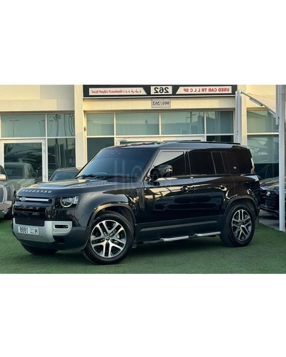 LAND ROVER DEFENDER SE P300 GCC 2023 Service history under warranty ( AL TAYRE ) Original paint zero accidents V4 Original paint for sale on HiQuota