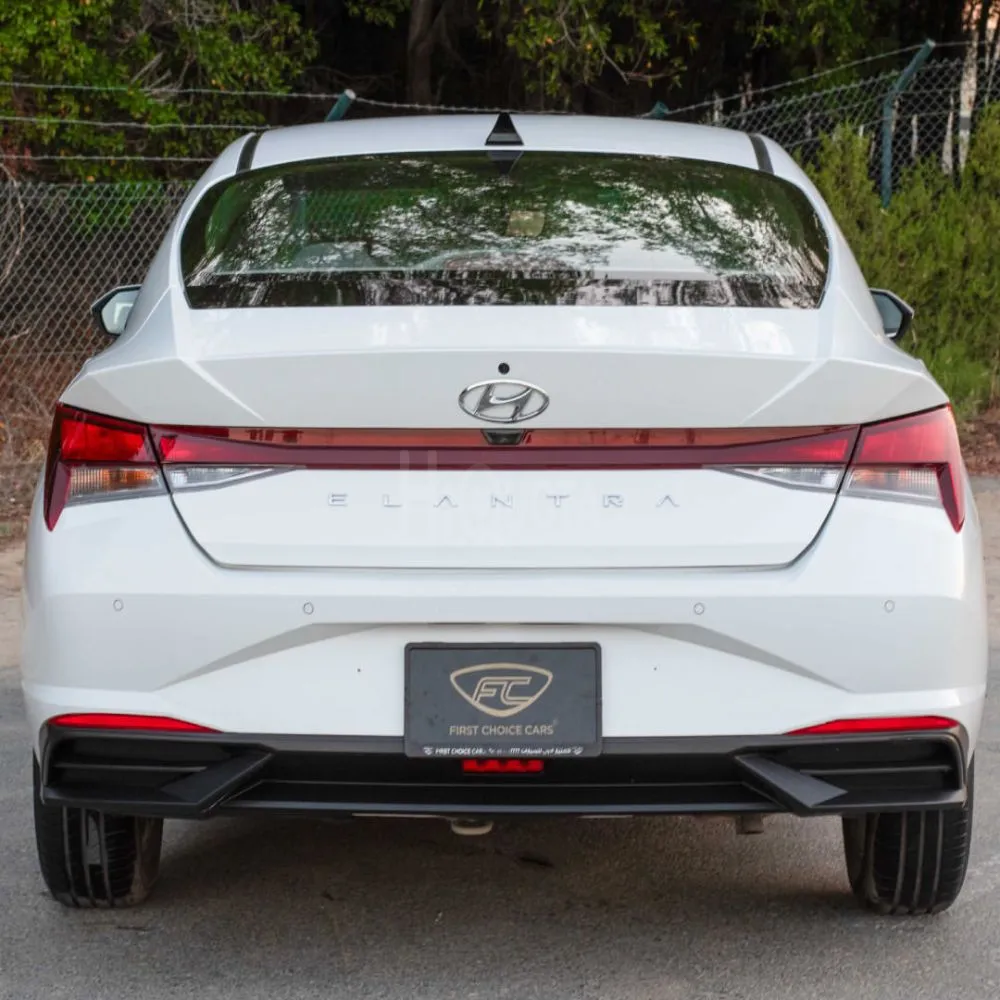 HYUNDAI – ELANTRA SMART - 2022  هيونداي - إلانترا سمارت - ٢٠٢٢ for sale on HiQuota