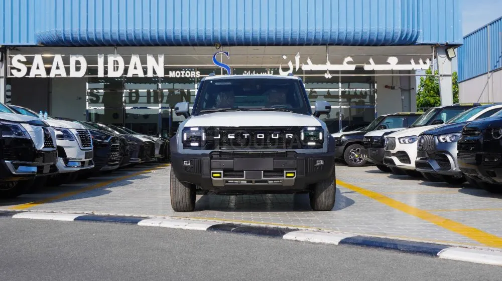 Jetour T2 2.0 L for sale from Saad Idan Motors in Dubai. Green 2025 model. The car has automatic gearbox, 4 cylinder engine, 20″ wheels and beige interior. GCC specs. for sale on HiQuota