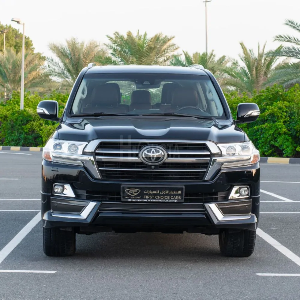 TOYOTA - LAND CRUISER VXR 5.7L GRAND TOURING - 2019  ر VXR 5.7L جراند تورينج - ٢٠١٩ for sale on HiQuota
