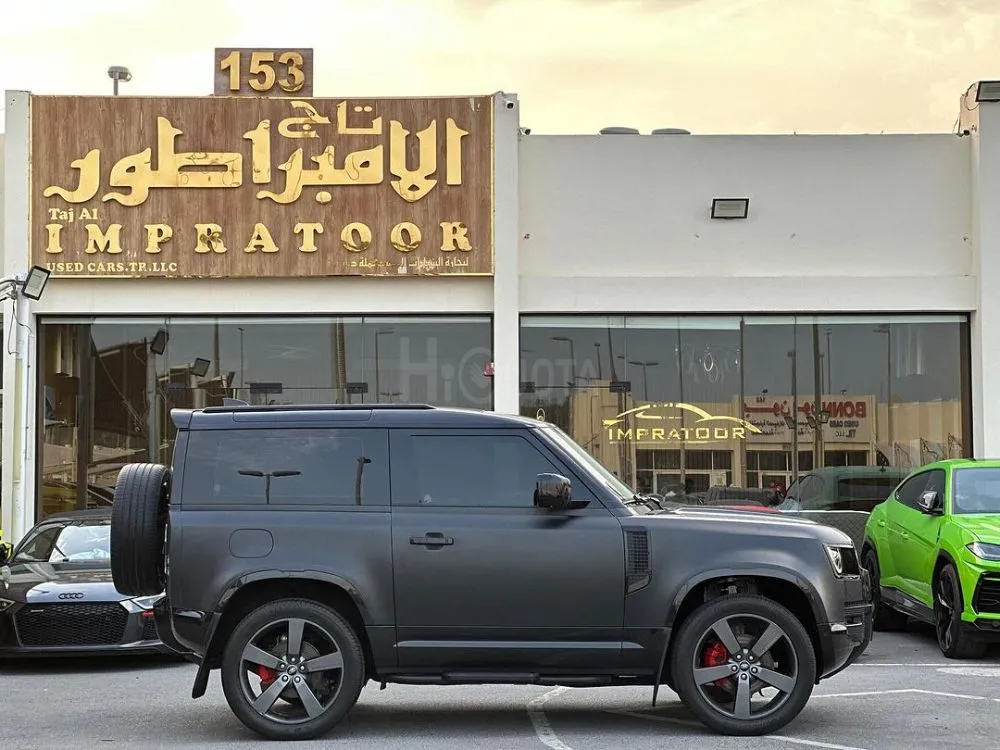 LANDEROVER DEFENDER SE GCC (P300) 2023 for sale on HiQuota
